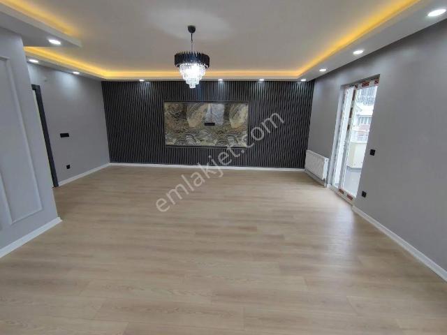 Site İçinde Mimari Tasarımlı 4+1 Fırsat Daire!