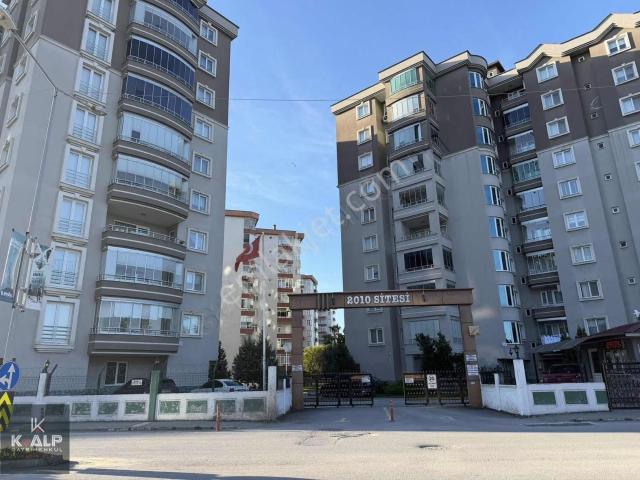 Site 2010'da Satılık 4+1 Daire.bahçe Cepheli Masrafsız