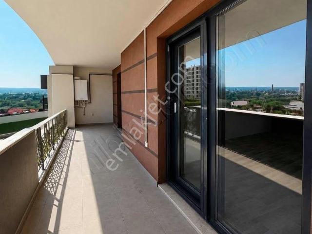 Site/açık Havuz/kapıcılı/kilerli/çift Asansör Çift Banyo