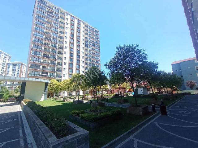 Sitede Kapalı Açık Otoparklı E5e Metroya Yürüme Daire 2+1
