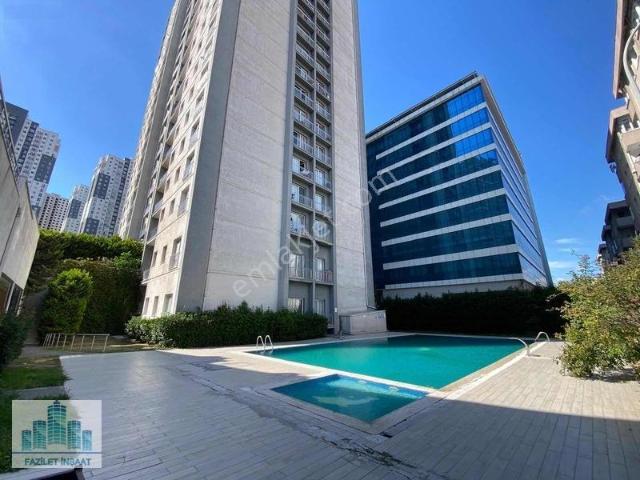 Sitede Kiralık 2+1 Kullanışlı Ebeveyn Banyolu