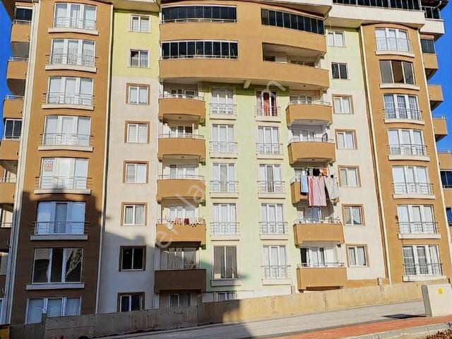 Sitede Lüks Yapılı Mülkiyet Tapulu Satılık Arakat 3+1