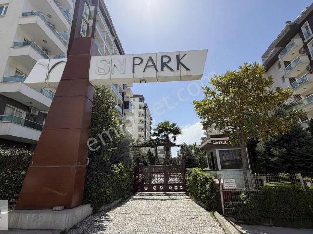 Siteler Mahallesinde Havuz Manzaralı Eşyalı Satılık 1+1 Daire