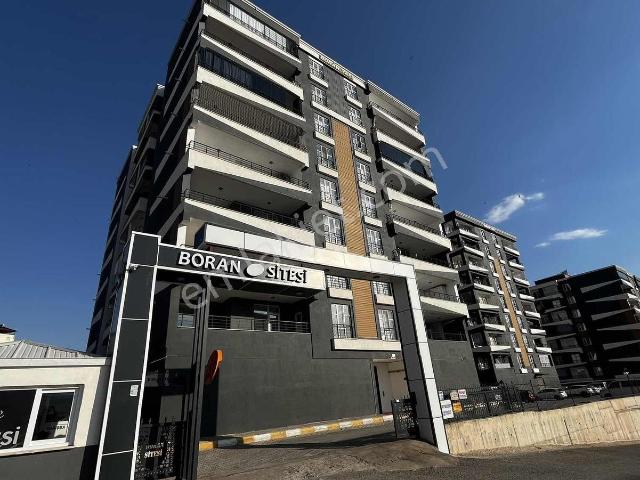 Siteler Bölgesi Boran Sitesi Satılık 3+1 Geniş Ferah Daire