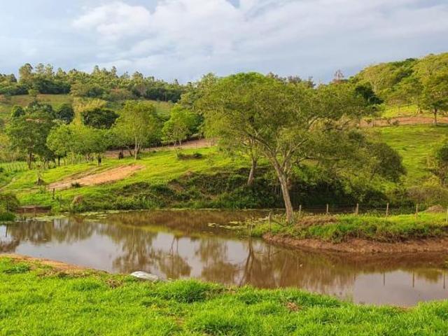 Sitio 10.000 m2 a 13 km de Claudio/MG