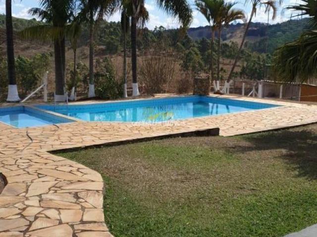 Sítio 12 hectares 03 quartos 1 suíte, área gourmet, piscina,muita água corrente e pasto formado