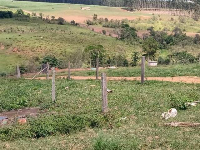 Sítio 1,5 Alqueires Rico em Agua,800mts Asfalto,Casa 3 Dorms,Cozinha,Sala,Lavanderia,Garagem,3 Tanqu
