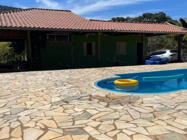 SÍTIO 2.000m² C/ PISCINA AQUECIDA, POMAR E FOGÃO À LENHA À VENDA EM PIRACEMA/MG