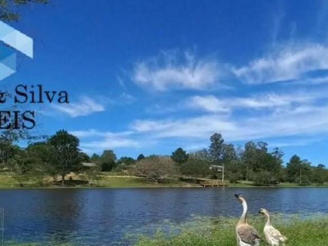 Sítio 2.200M², cond. fechado, Pomar da Lagoa!