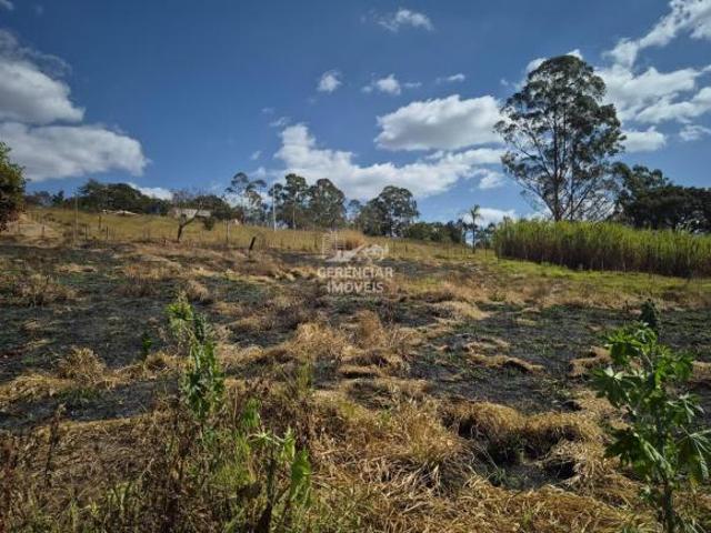 Sítio 30.000m² com lagoa e área gourmet em Itatiaiuçu MG