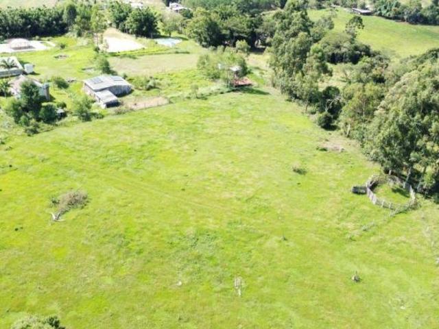 SITIO 3 HA COM PISINA E CHURRASQUEIRA SEM OUTRAS BENFEITORIAS