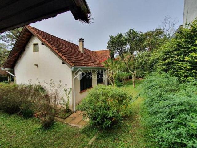 Sítio terreno 36x44, 1580m². Possui poço de pedra e árvores frutíferas