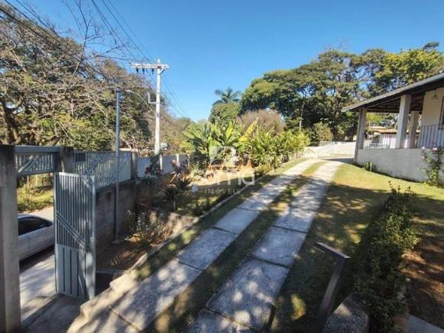 Sítio Urbano com 1.020m² | Piscina, Área Gourmet, Pomar, perfeito para descansar | Jardim Encantado