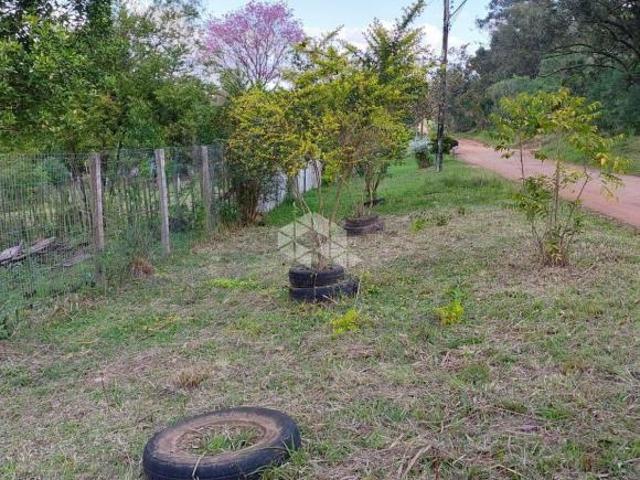 Sítio a venda com 1.728m², com árvores frutíferas, poço artesiano, luz elétrica, cabana
