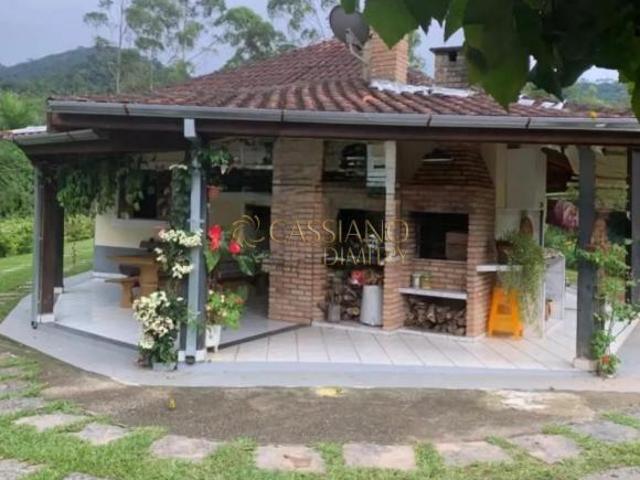 Sítio à venda de 266.200,00m² | 03 dormitórios, sendo 01 suíte e 03 vagas de garagem | Centro | Mont