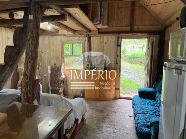 Sítio à venda em Taquara RS na Batingueira: 2 quartos, sala, banheiro, vaga de garagem e 5.000m²!