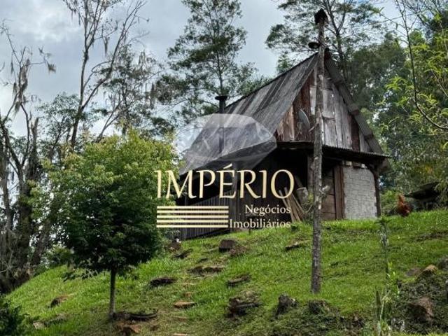 Sítio à venda em Três Coroas RS, bairro Batingueira, 2 quartos, 3,30 hectares de área. Aproveite ess