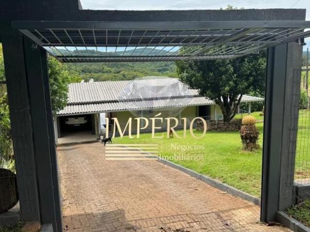Sítio à venda em Três Coroas RS, bairro Rodeio Bonito: 03 quartos, 1 sala, 02 banheiros, 04 vagas de