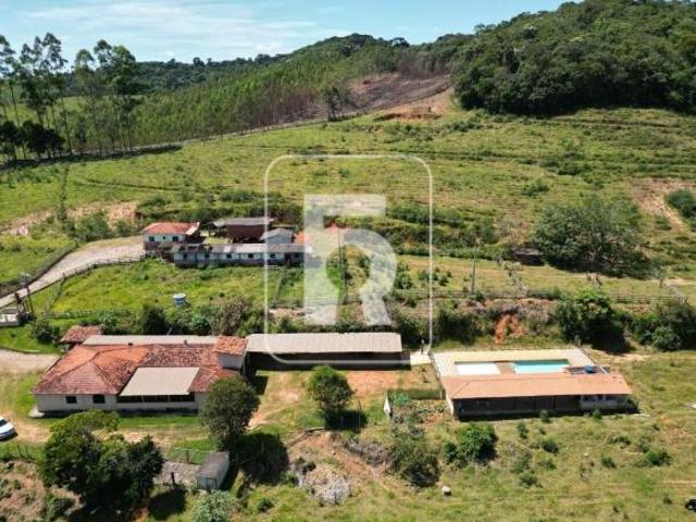 Sítio à venda, 3 quartos, 2 suítes, 5 vagas, Área Rural de Conselheiro Lafaiete Conselheiro Lafaie