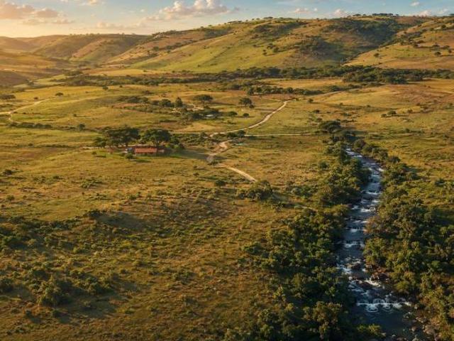 Sítio Cascata do Barreiro com 20,9 hectares e 1,3 km de rio em Ibiraci MG