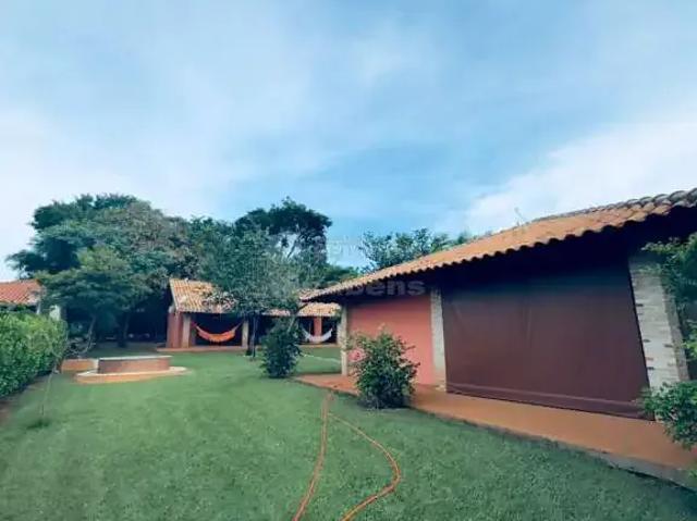 Sítio / Chácara para Locação em Adolfo/SP Zona Rural 4 Quartos