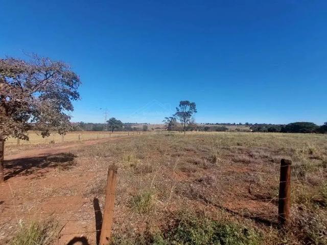 Sítio / Chácara para Locação em Araraquara/SP Área Rural de Araraquara 2 Quartos