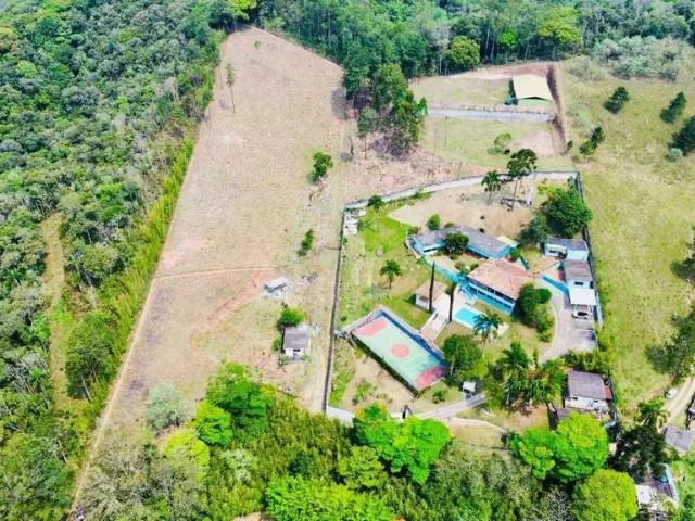 Sítio / Chácara para Locação em Itapecerica da Serra/SP Potuverá 4 Quartos