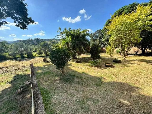Sítio / Chácara para Locação em Itatiaiuçu/MG Pinheiros 8 Quartos