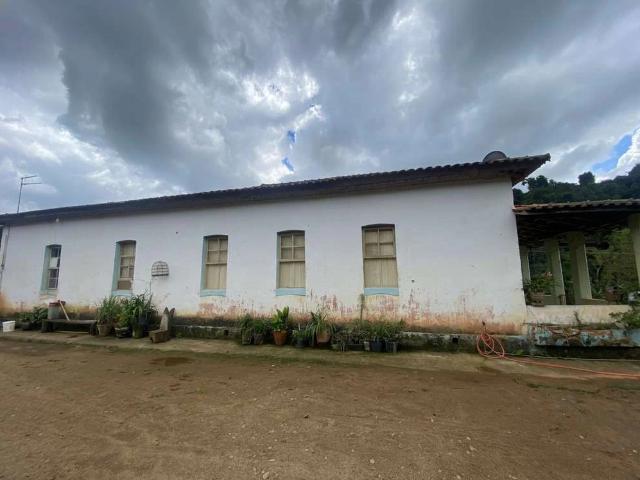 Sítio / Chácara para Venda em Caldas/MG Zona Rural 4 Quartos