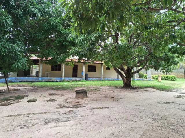 Sítio / Chácara para Venda em Cascavel/CE Caponga 7 Quartos