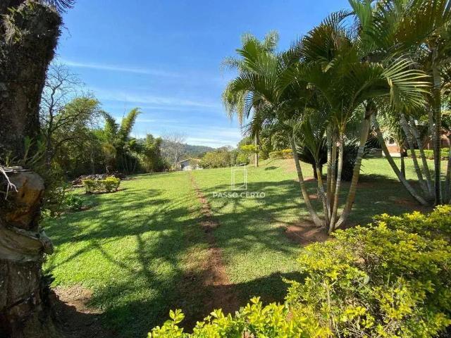 Sítio / Chácara para Venda em Araçariguama/SP Bom Jardim 4 Quartos