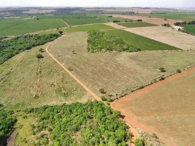Sítio / Chácara para Venda em Araguari/MG Área Rural de Araguari 1 Quartos