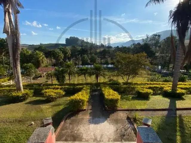 Sítio / Chácara para Venda em Ibitiúra de Minas/MG Centro 10 Quartos