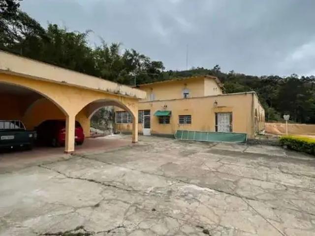Sítio / Chácara para Venda em Itapevi/SP Ingahi 3 Quartos