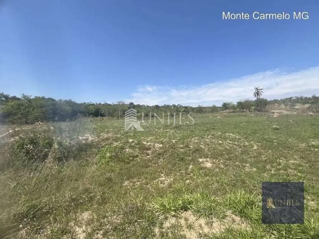 Sítio / Chácara para Venda em Monte Carmelo/MG Zona Rural