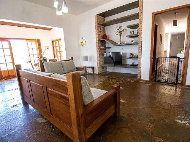 Sítio / Chácara para Venda em São Roque/SP Saboó 4 Quartos