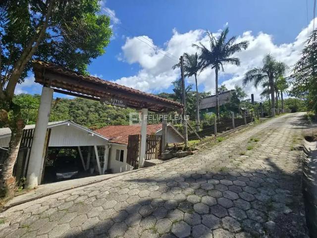 Sítio / Chácara para Venda em Santo Amaro da Imperatriz/SC Pagará 3 Quartos