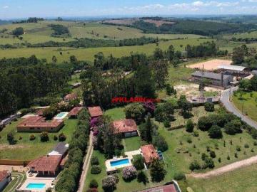 Sítio / Chácara para Venda em Sarapuí/SP Centro 8 Quartos