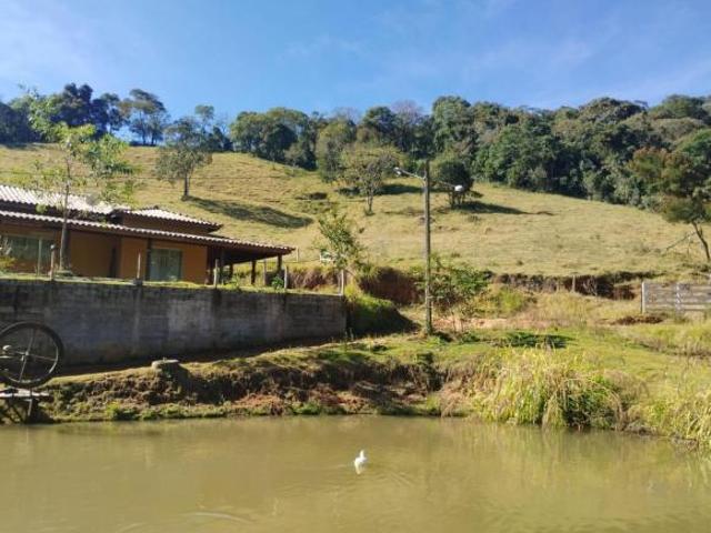 Sítio / Chácara para Venda em Toledo, Rural, 3 dormitórios, 4 banheiros