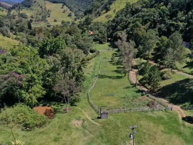 Sítio / Chácara para Venda em Teresópolis/RJ Córrego das Pedras 5 Quartos