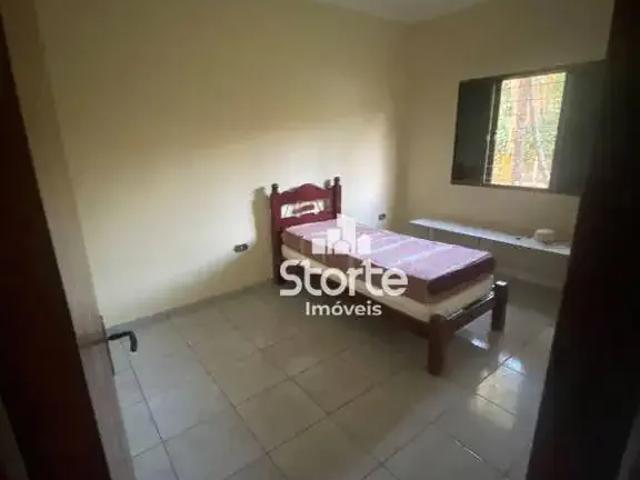 Sítio / Chácara para Venda em Uberlândia/MG Jockey Camping 4 Quartos