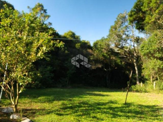 Sitio com 2 casas mobiliadas, 2 vagas Restinga