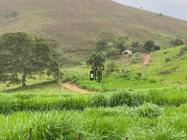 Sítio com 2 dormitórios à venda, 400000 m² por R$ 1.490.000,00 Chacara Chácara/MG