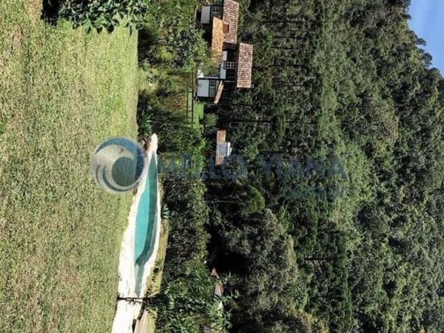 Sitio com cachoeira 30 m de altura