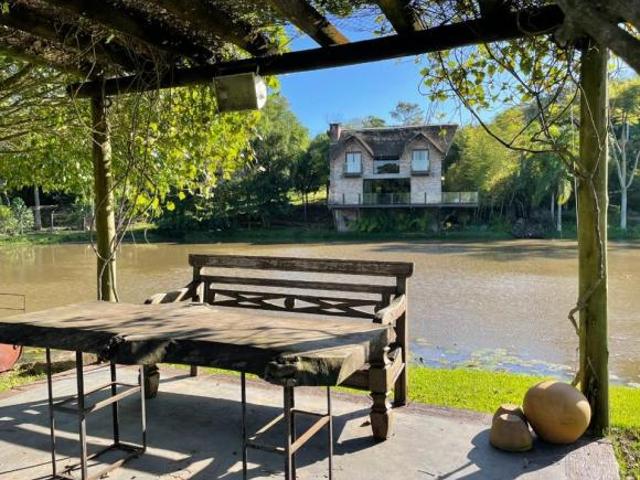 Sitio, com uma Casa Rústica Comtemporânea com um Belo Jardim em Igrejina/RS