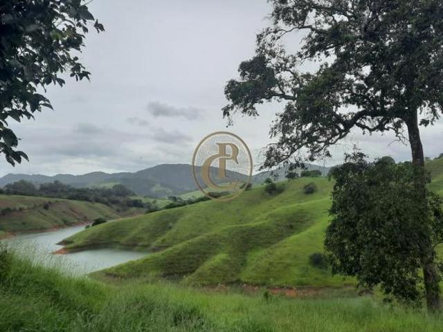 Sítio de 21,78 hectares à Beira da Represa de Paraibuna,Um Refúgio de Privacidade,conforto,Lazer e P