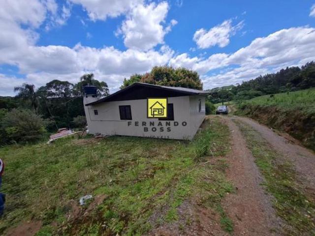 Sítio de 2,5 hectares, com casa e galpão, da varanda possui uma linda vista para o vale em Igrejinha