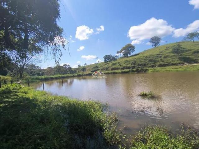 SITIO DE 33 HECTARES COM LAGOA E NASCENTE PRÃ?PRIA!