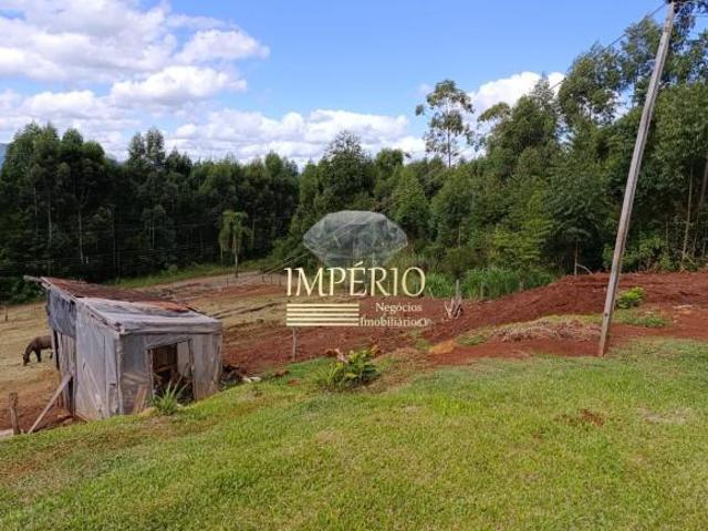 Sítio de 3 hectares à venda em Taquara RS, bairro Padilha, com 4 quartos e 2 salas!