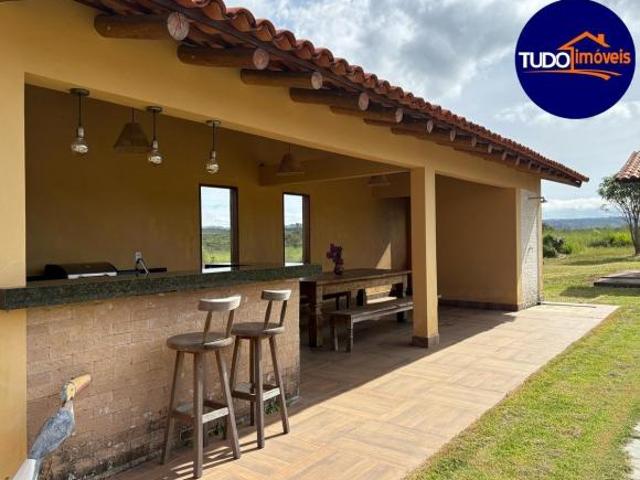 Sítio de luxo em Samambaia Norte: 3 quartos, 1 suíte, 3 banheiros e 33.000m² de área em Brasília DF